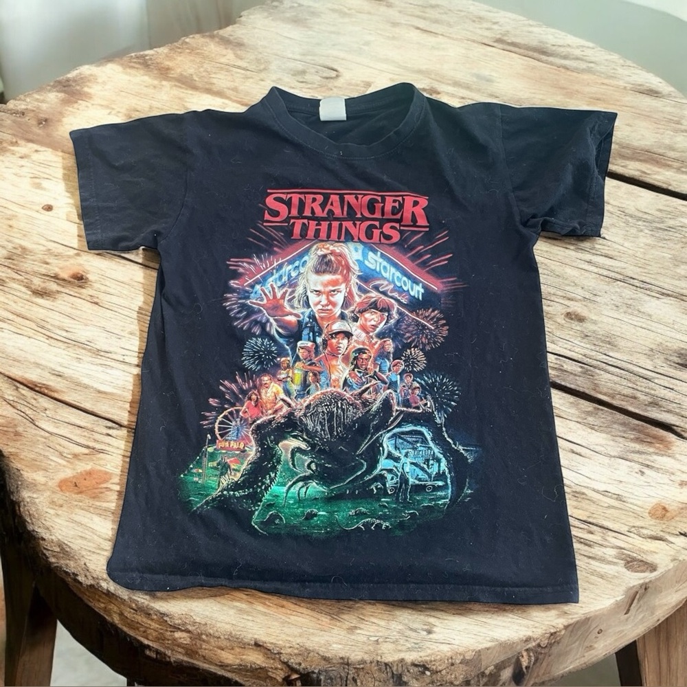 Stranger Things Ideal Unisex  T-Shirt Adult Small  Black Short Sleeve Crew Neck